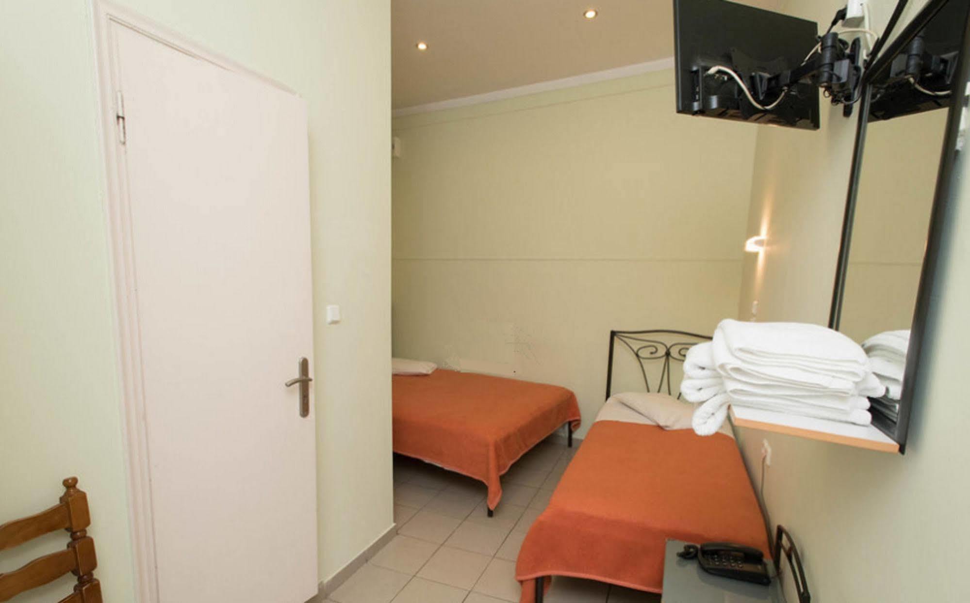 Athinaikon Hotell Aten Exteriör bild