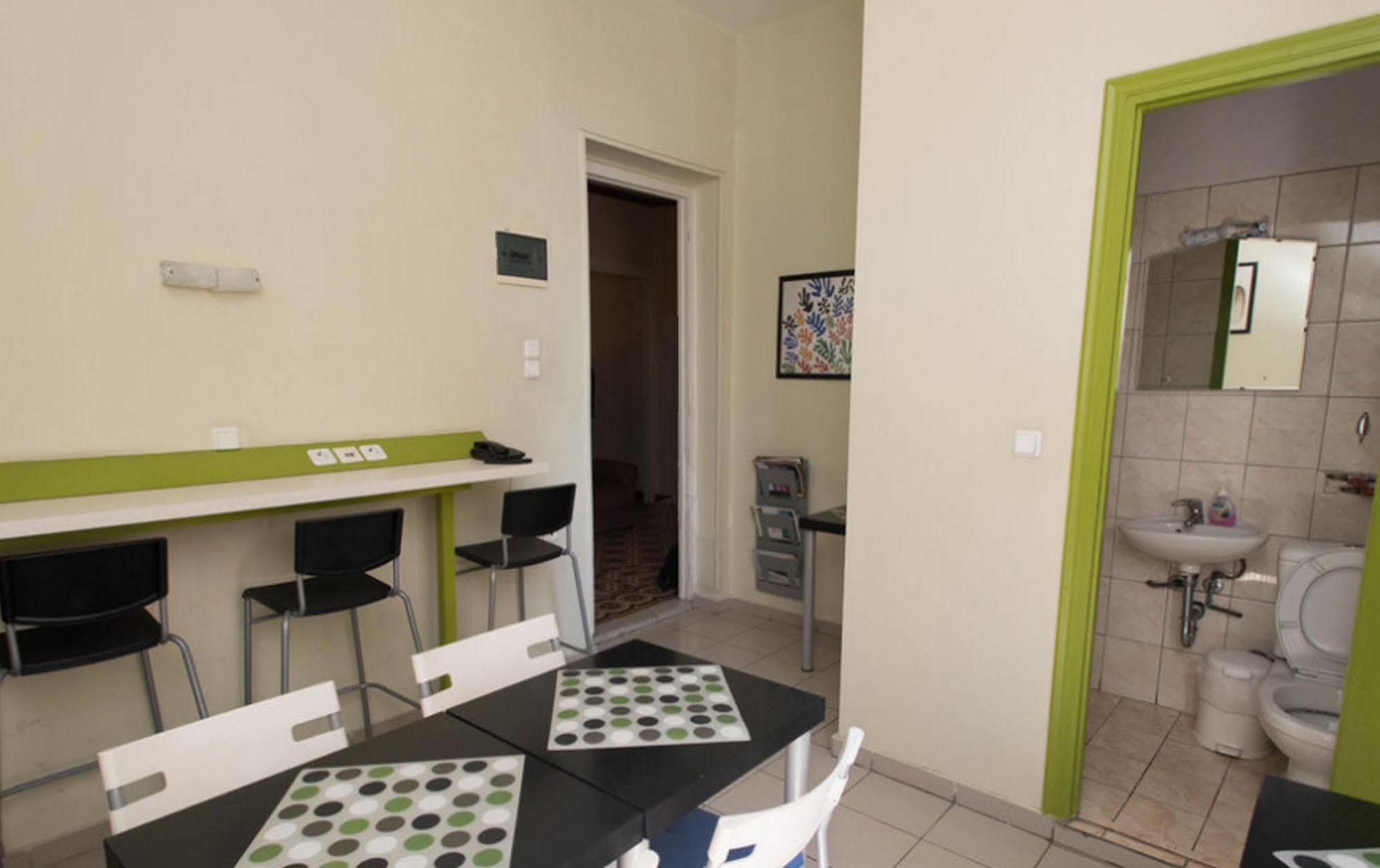 Athinaikon Hotell Aten Exteriör bild