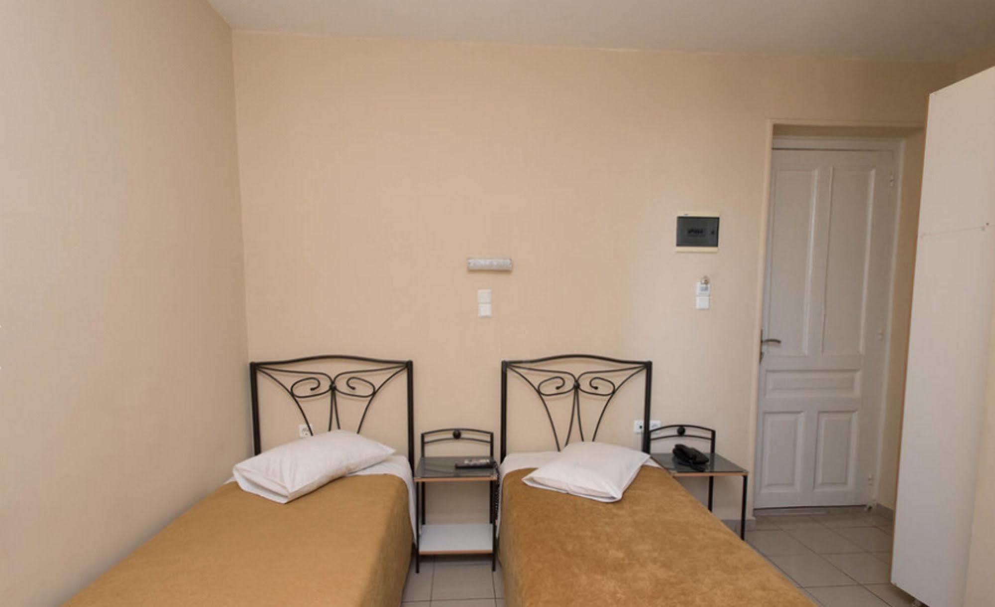 Athinaikon Hotell Aten Exteriör bild