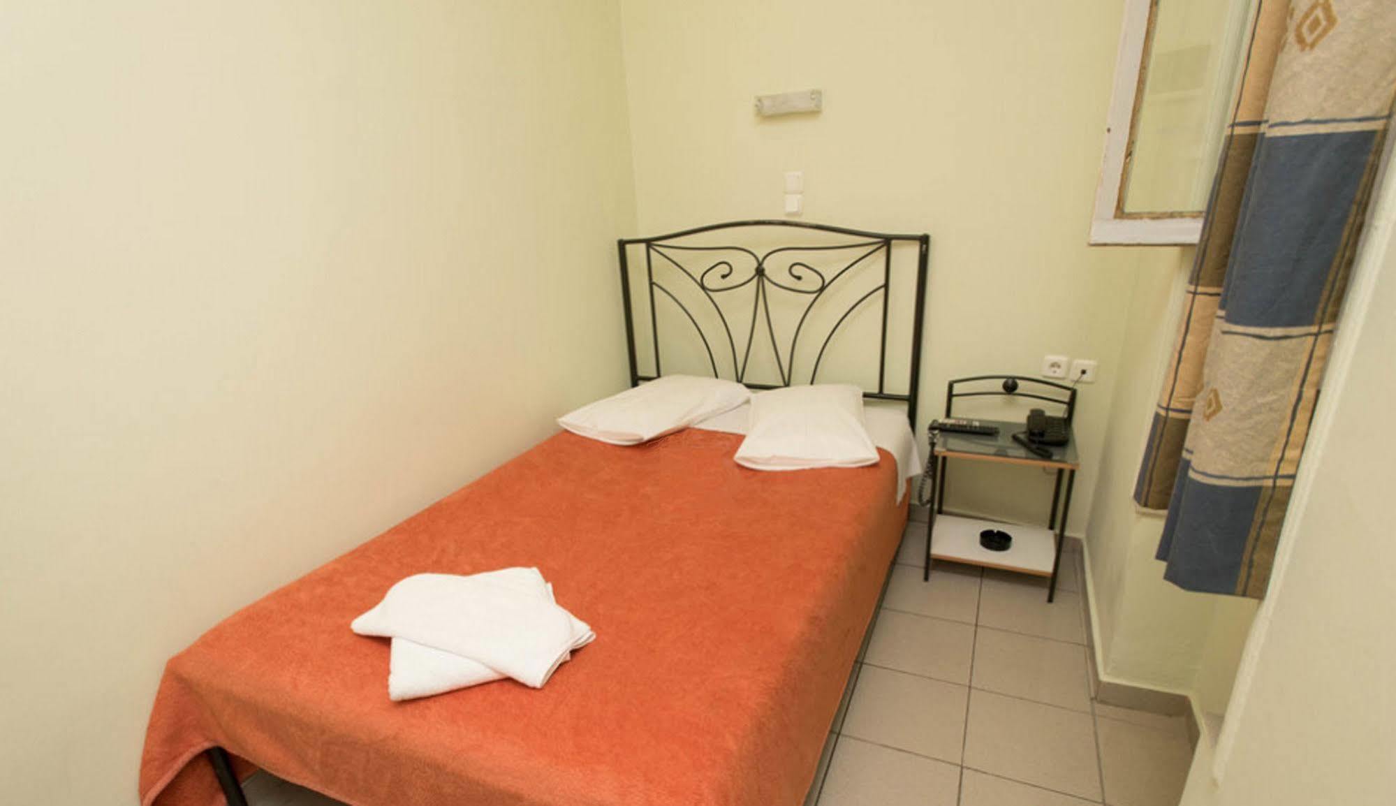 Athinaikon Hotell Aten Exteriör bild
